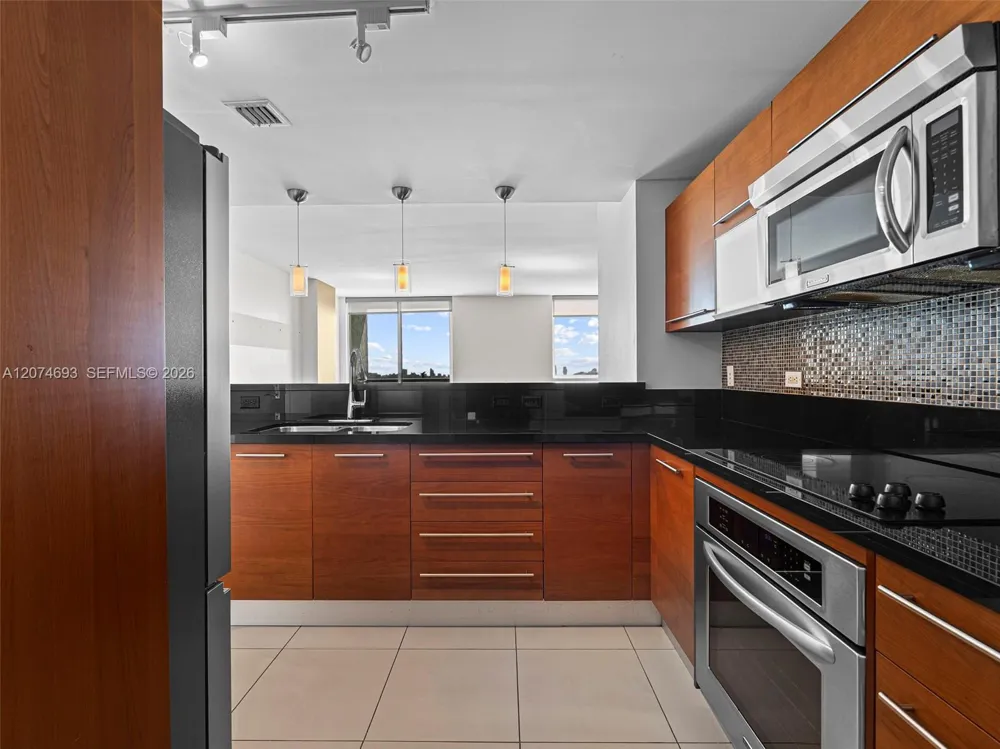 244 Biscayne Blvd #1803 Miami, FL 33132