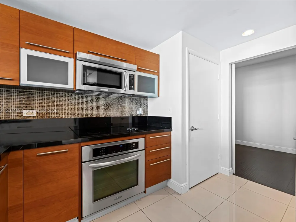 244 Biscayne Blvd #1803 Miami, FL 33132