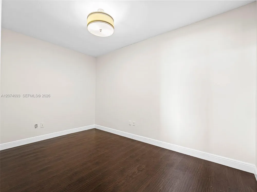 244 Biscayne Blvd #1803 Miami, FL 33132