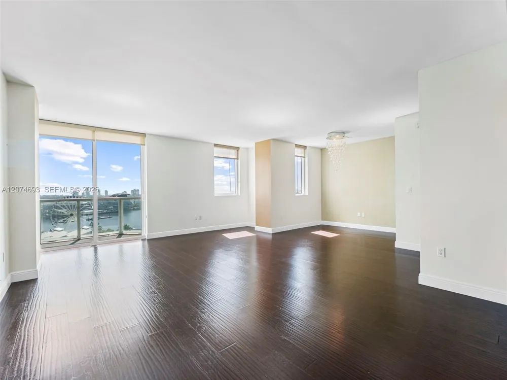 244 Biscayne Blvd #1803 Miami, FL 33132