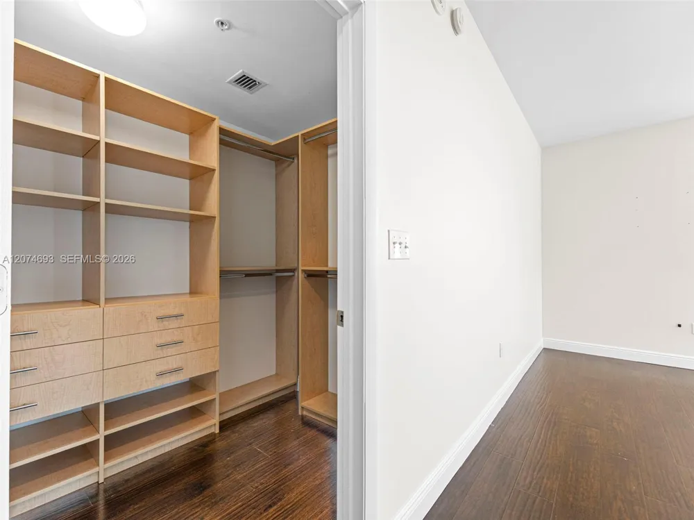 244 Biscayne Blvd #1803 Miami, FL 33132