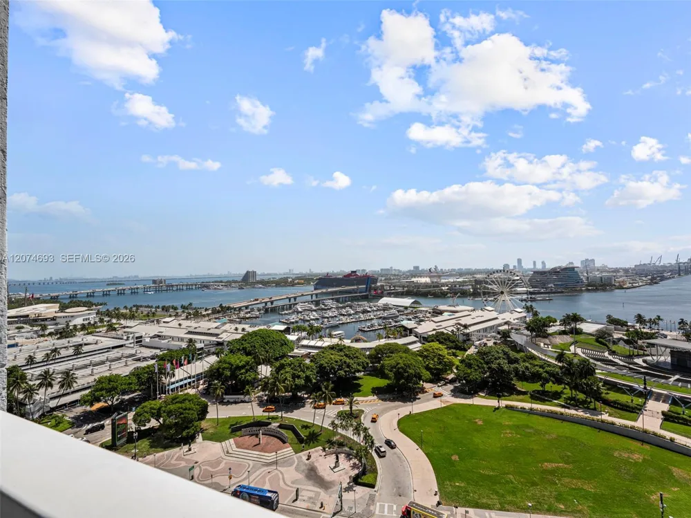 244 Biscayne Blvd #1803 Miami, FL 33132