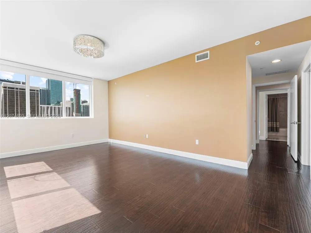 244 Biscayne Blvd #1803 Miami, FL 33132