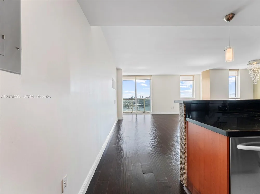 244 Biscayne Blvd #1803 Miami, FL 33132