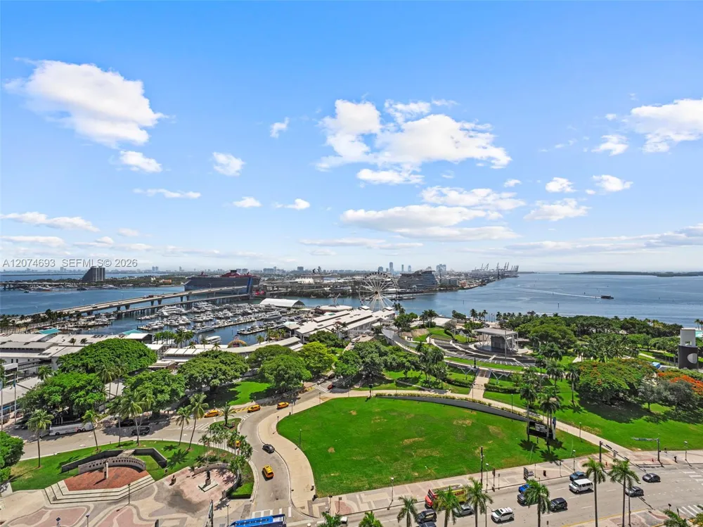 244 Biscayne Blvd #1803 Miami, FL 33132