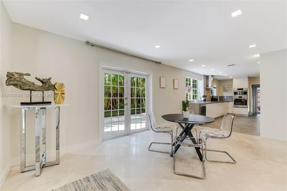 140 Hibiscus Dr Miami Beach, FL 33139