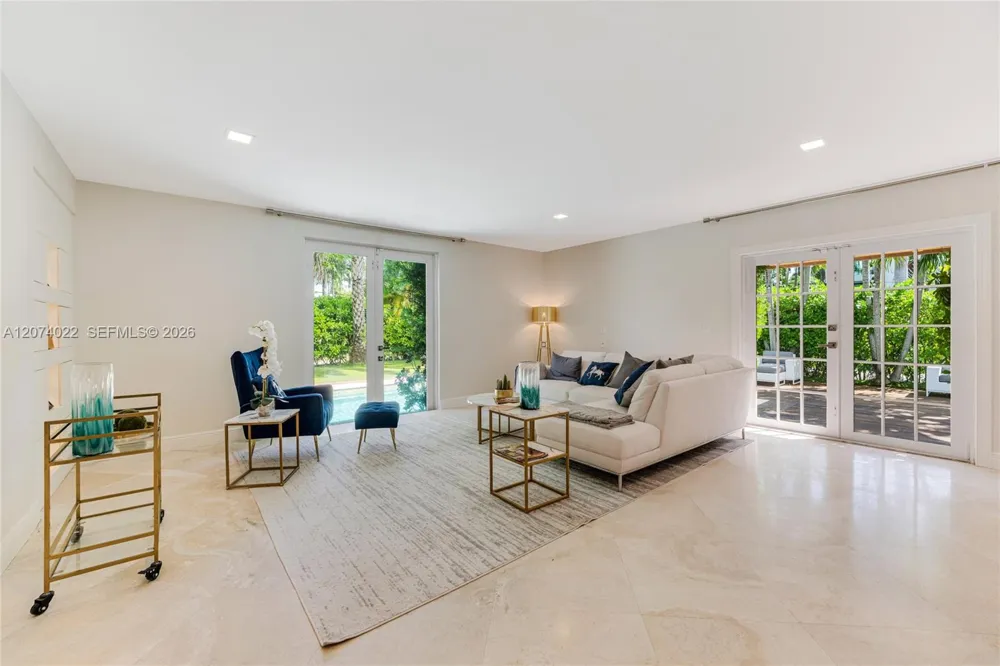 140 Hibiscus Dr Miami Beach, FL 33139