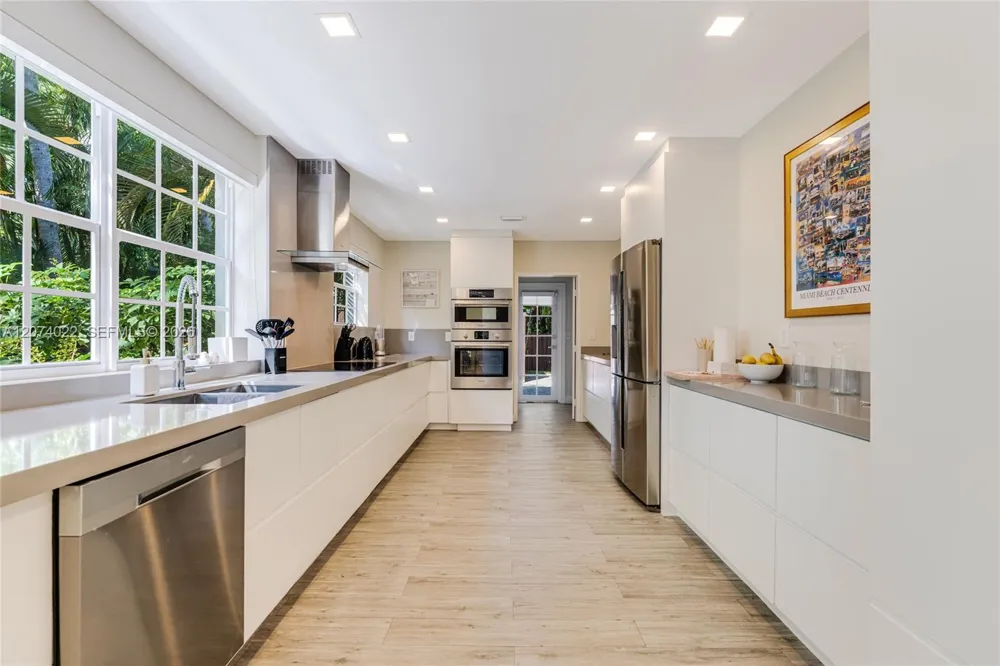 140 Hibiscus Dr Miami Beach, FL 33139