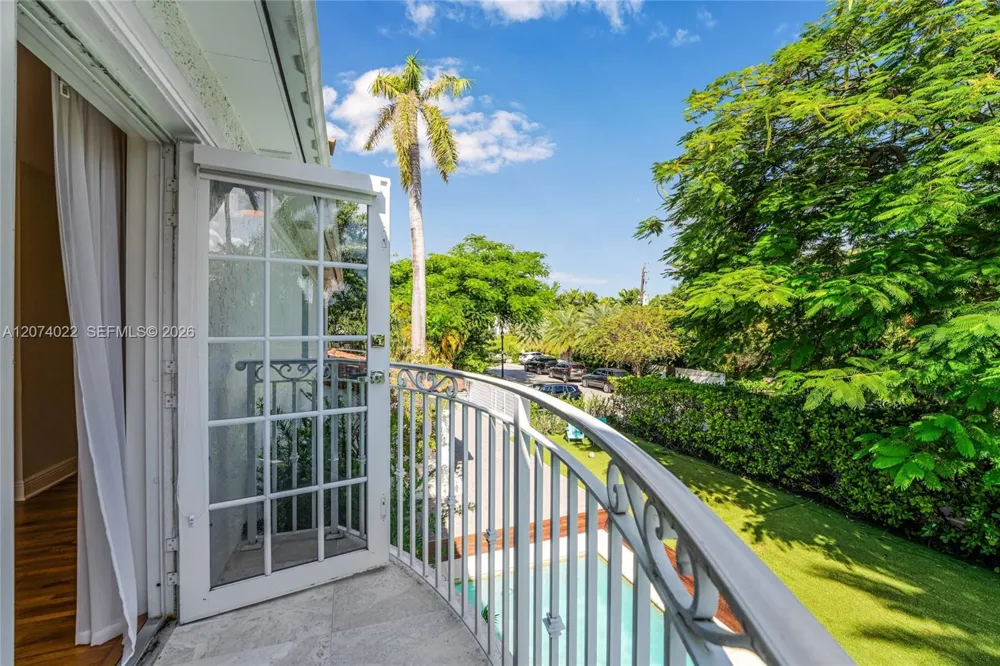 140 Hibiscus Dr Miami Beach, FL 33139