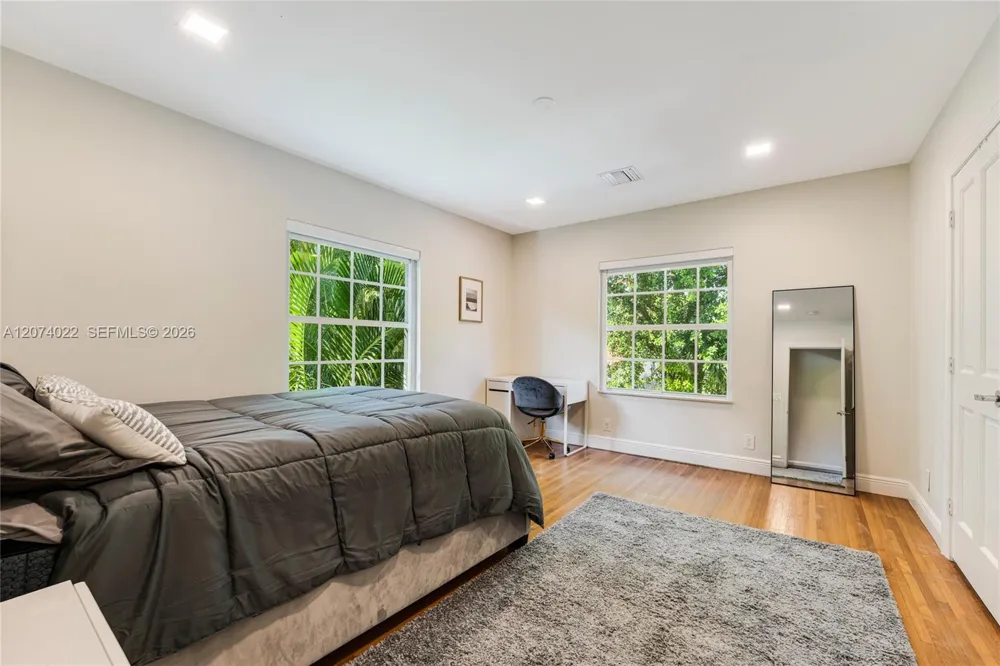 140 Hibiscus Dr Miami Beach, FL 33139