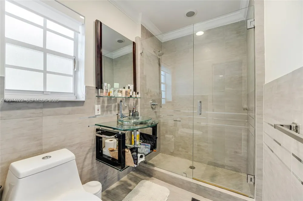 140 Hibiscus Dr Miami Beach, FL 33139