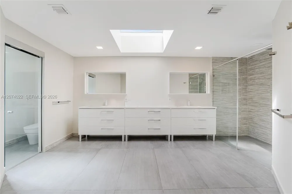 140 Hibiscus Dr Miami Beach, FL 33139