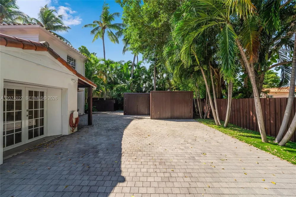 140 Hibiscus Dr Miami Beach, FL 33139