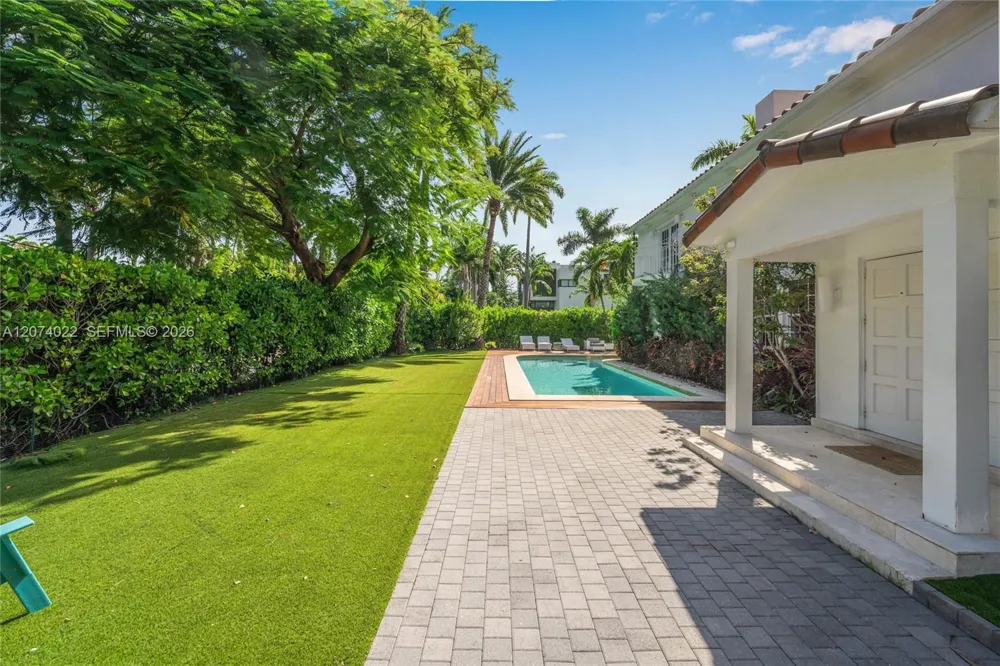 140 Hibiscus Dr Miami Beach, FL 33139