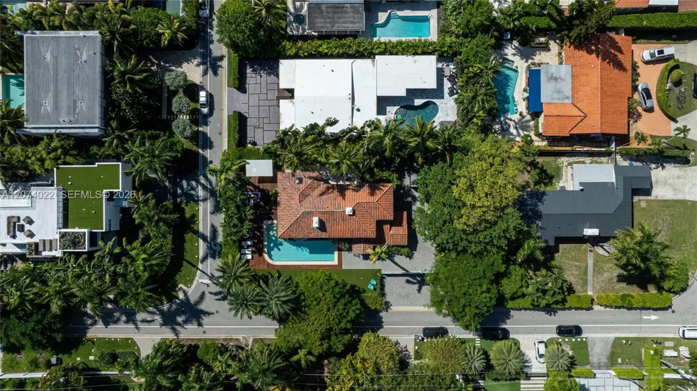 140 Hibiscus Dr Miami Beach, FL 33139