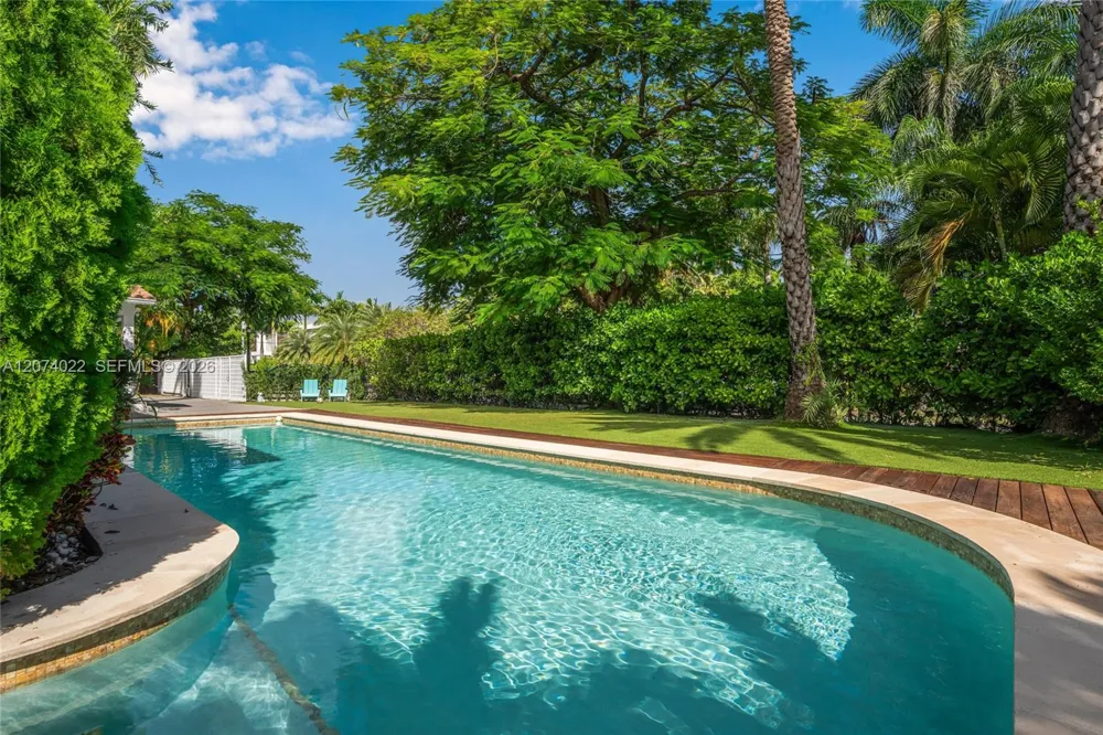 140 Hibiscus Dr Miami Beach, FL 33139