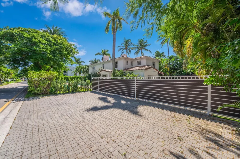 140 Hibiscus Dr Miami Beach, FL 33139