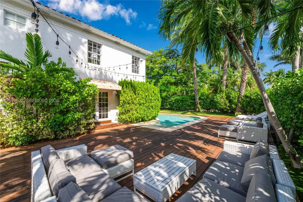 140 Hibiscus Dr Miami Beach, FL 33139