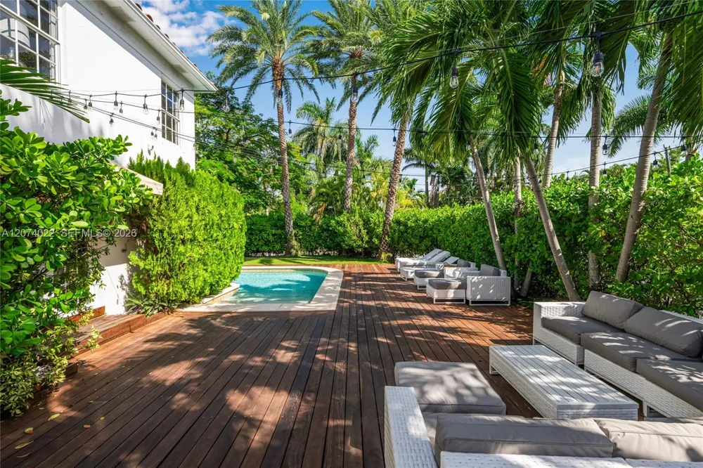 140 Hibiscus Dr Miami Beach, FL 33139