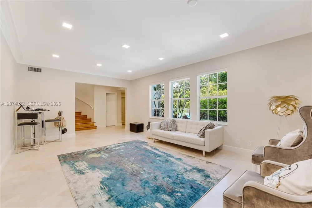 140 Hibiscus Dr Miami Beach, FL 33139