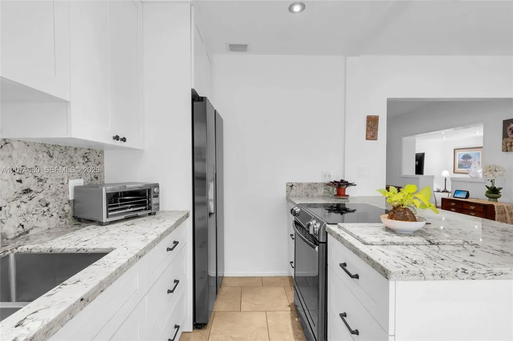 6387 SW 42nd St South Miami, FL 33155