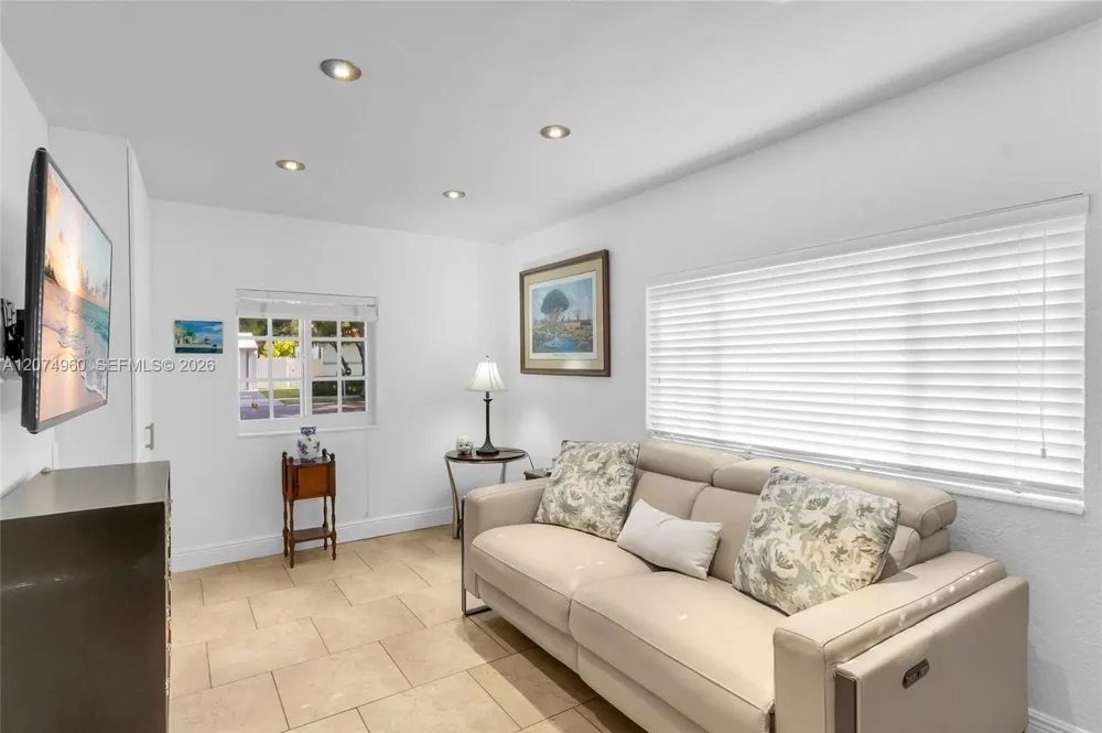 6387 SW 42nd St South Miami, FL 33155