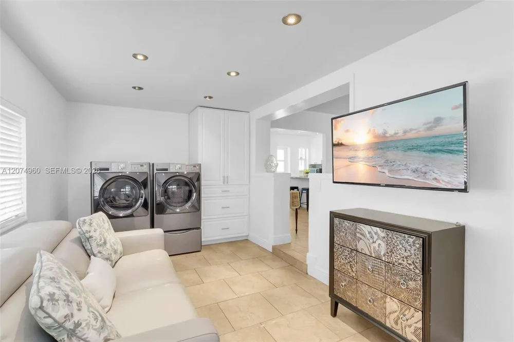 6387 SW 42nd St South Miami, FL 33155