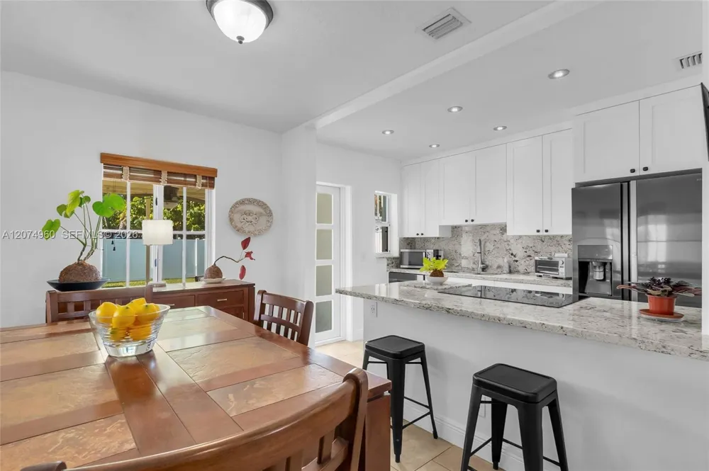 6387 SW 42nd St South Miami, FL 33155