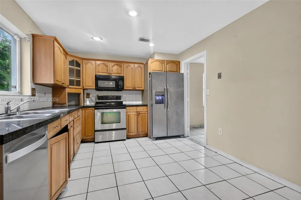 253 NE 211th Ter Miami, FL 33179