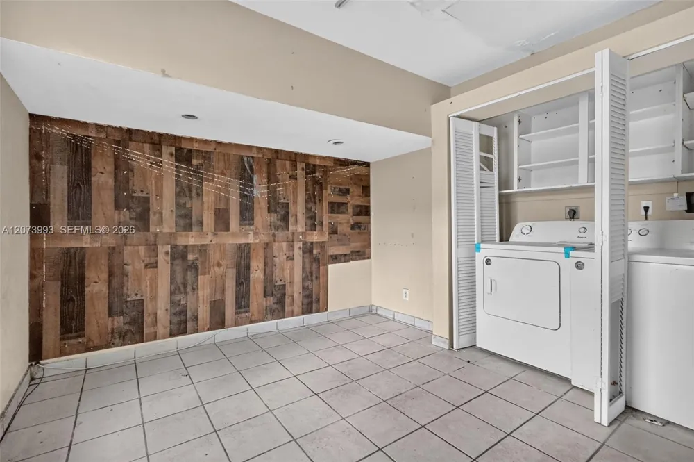 253 NE 211th Ter Miami, FL 33179