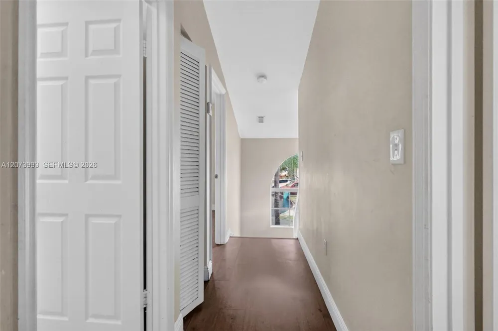 253 NE 211th Ter Miami, FL 33179
