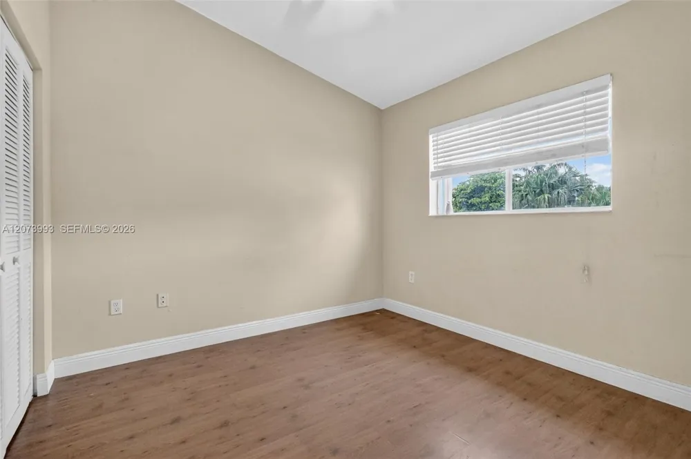 253 NE 211th Ter Miami, FL 33179