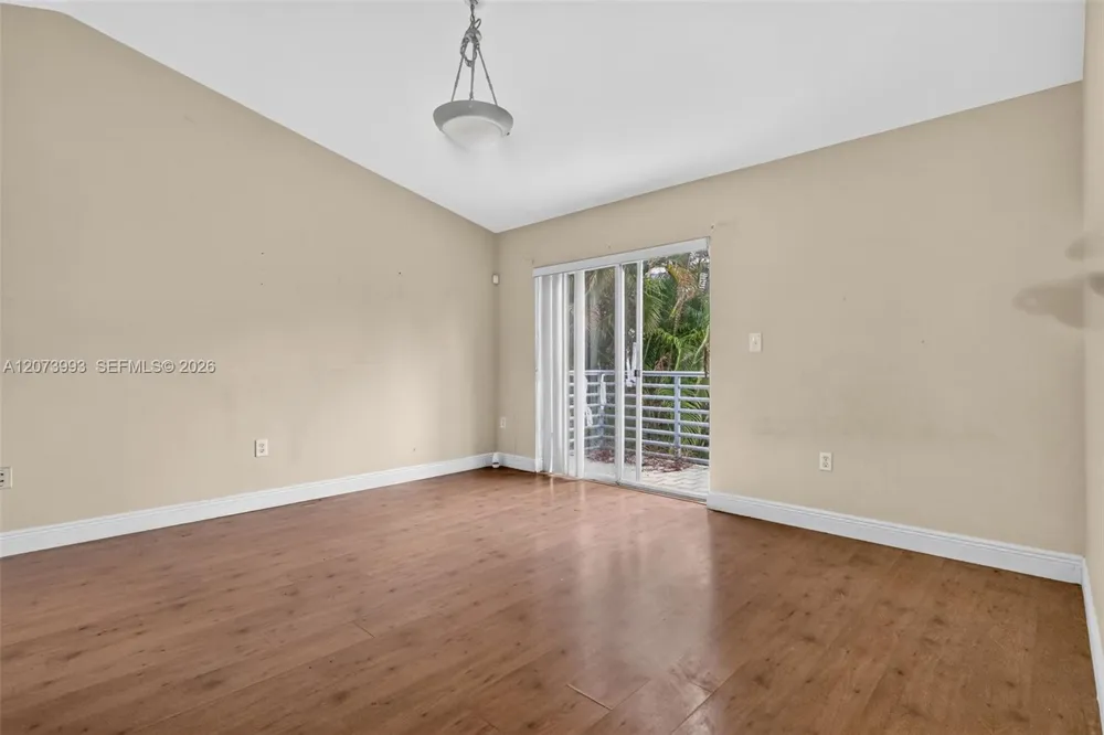 253 NE 211th Ter Miami, FL 33179