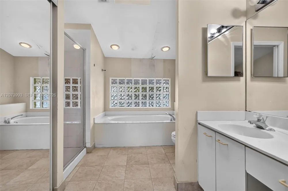 253 NE 211th Ter Miami, FL 33179