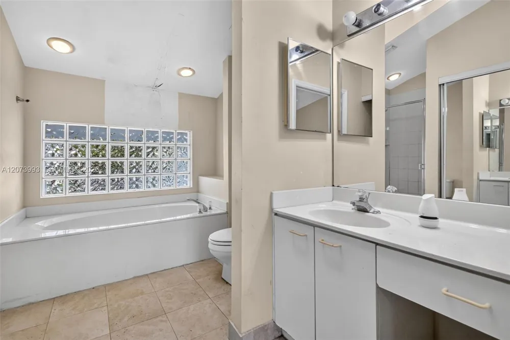 253 NE 211th Ter Miami, FL 33179