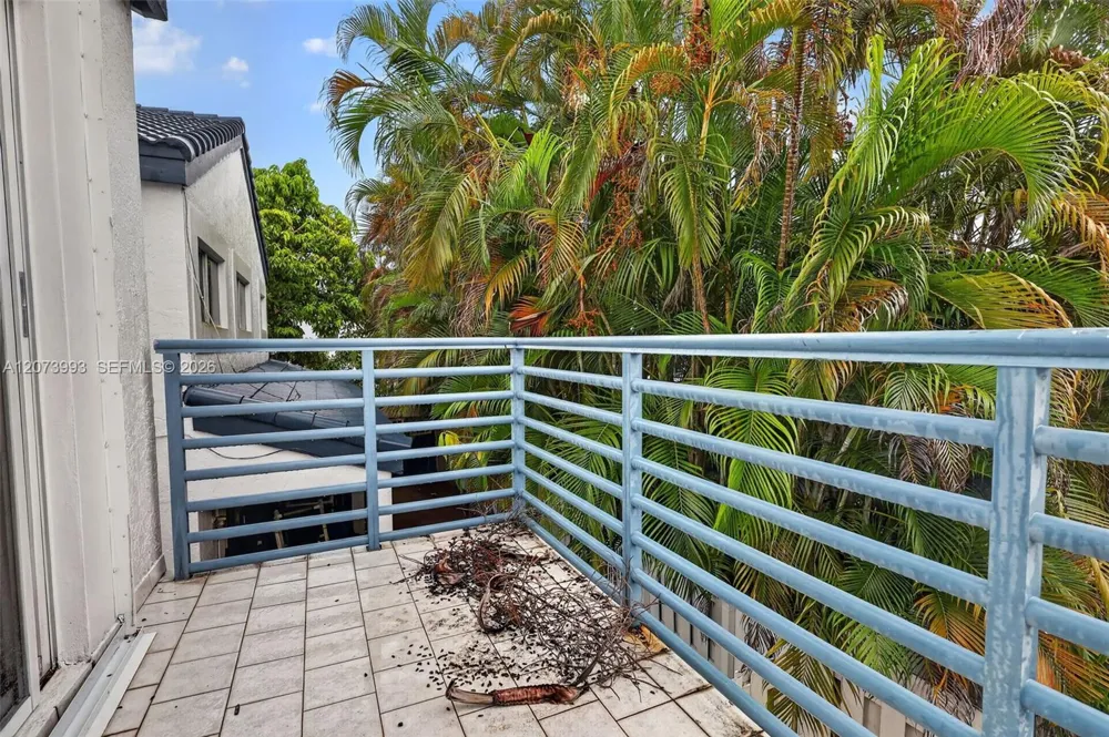 253 NE 211th Ter Miami, FL 33179