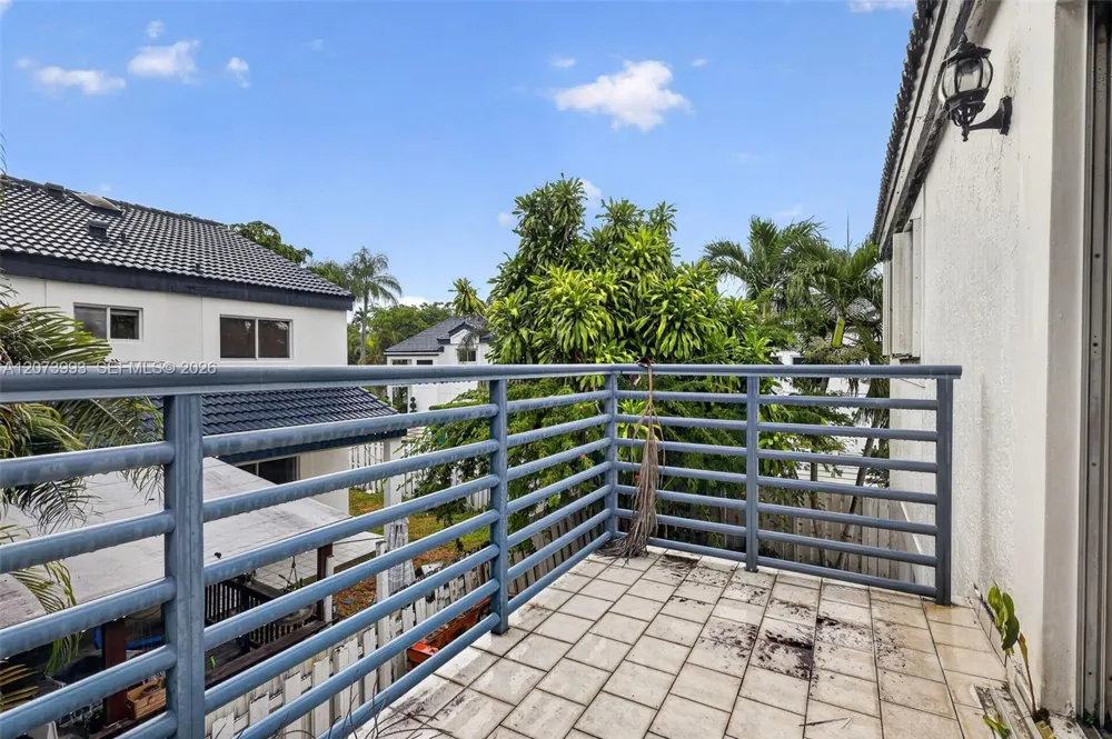 253 NE 211th Ter Miami, FL 33179