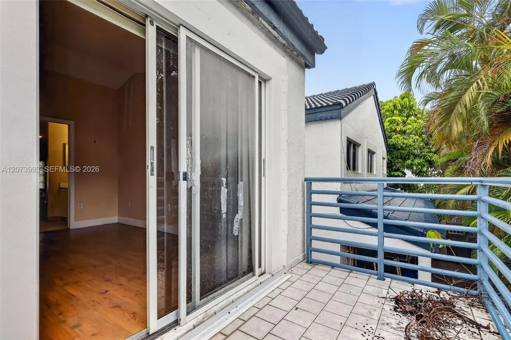 253 NE 211th Ter Miami, FL 33179