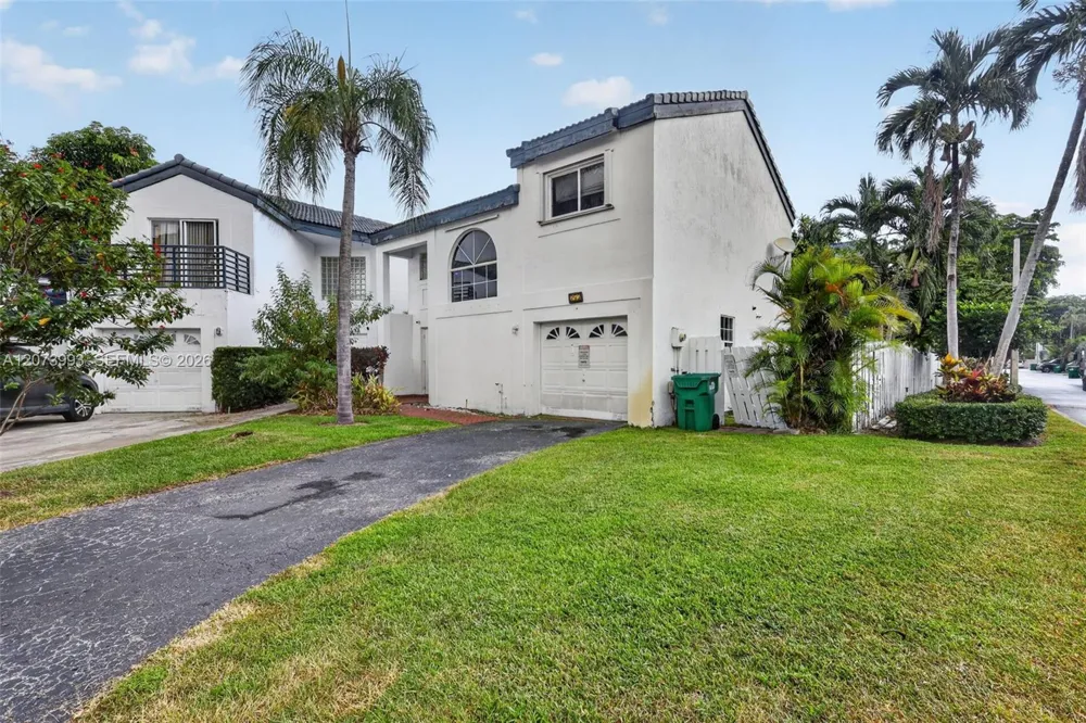 253 NE 211th Ter Miami, FL 33179