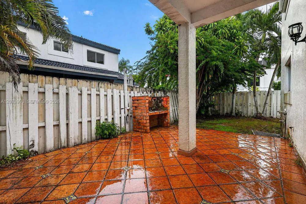253 NE 211th Ter Miami, FL 33179