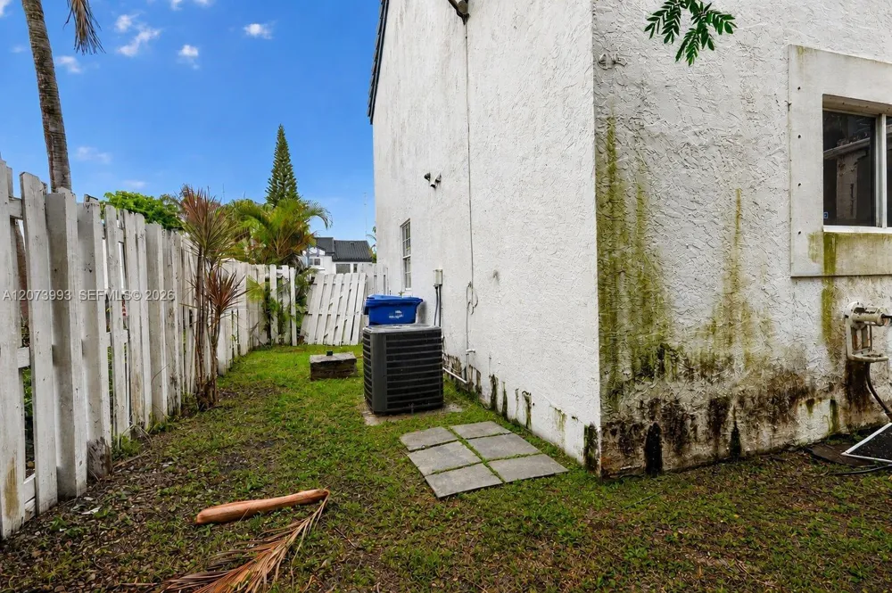 253 NE 211th Ter Miami, FL 33179