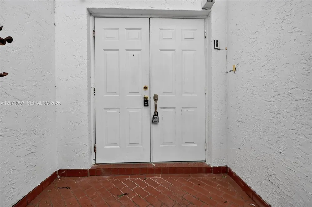253 NE 211th Ter Miami, FL 33179