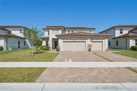 4372 SW 122nd Ter