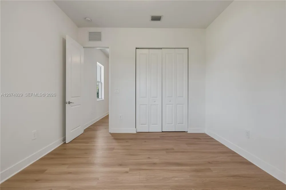 4372 SW 122nd Ter Davie, FL 33330