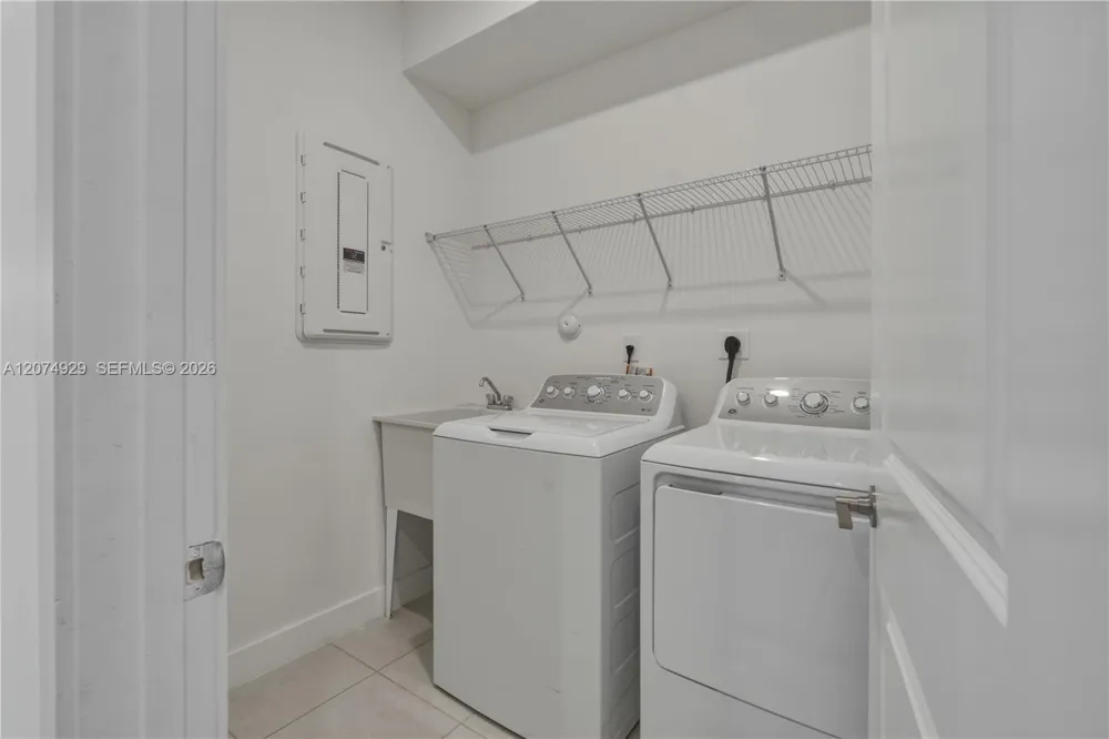 4372 SW 122nd Ter Davie, FL 33330