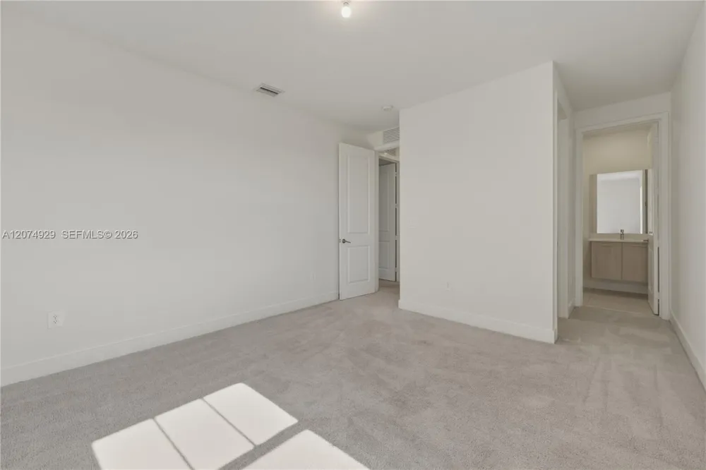 4372 SW 122nd Ter Davie, FL 33330