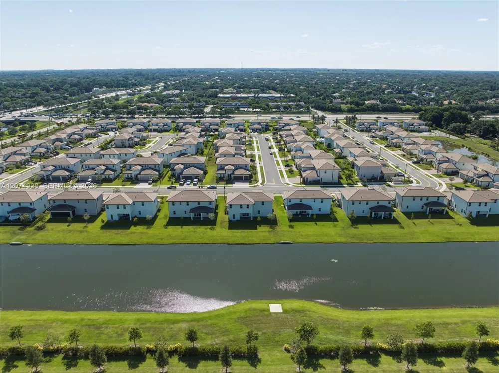 4372 SW 122nd Ter Davie, FL 33330