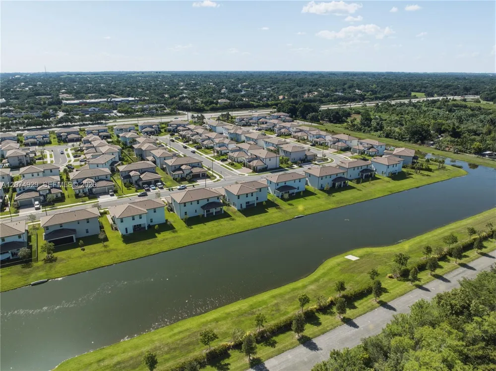 4372 SW 122nd Ter Davie, FL 33330