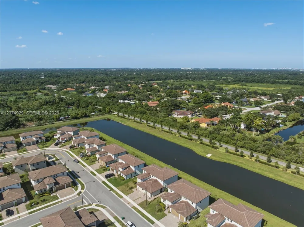 4372 SW 122nd Ter Davie, FL 33330