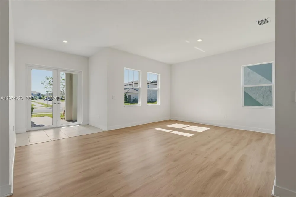 4372 SW 122nd Ter Davie, FL 33330